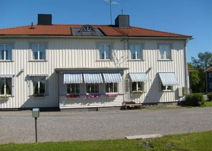 Vandrarhemmet Bruksgårdens byggnad i Hörnefors